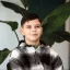 Enfant posant