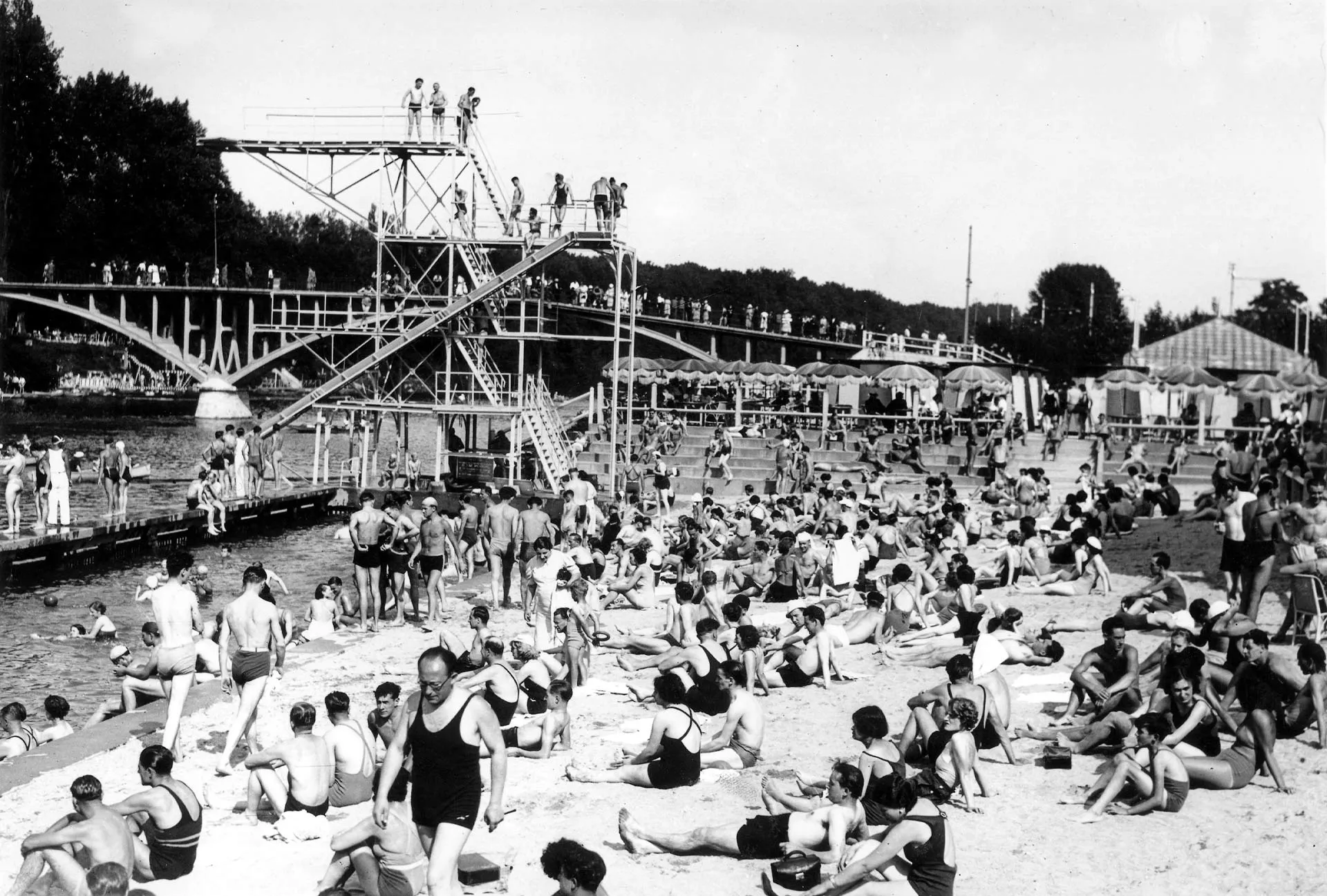 Ancienne photo bord d'eau